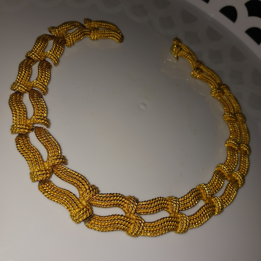 Carolee Necklace - Picture 6 of 16